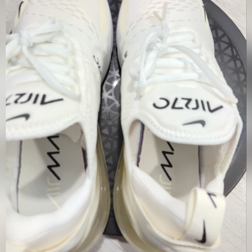 NEW Nike Womens Air Max 270 Cocounut Cream Yellow Translucent Air Unit Size 10 - Picture 8 of 12